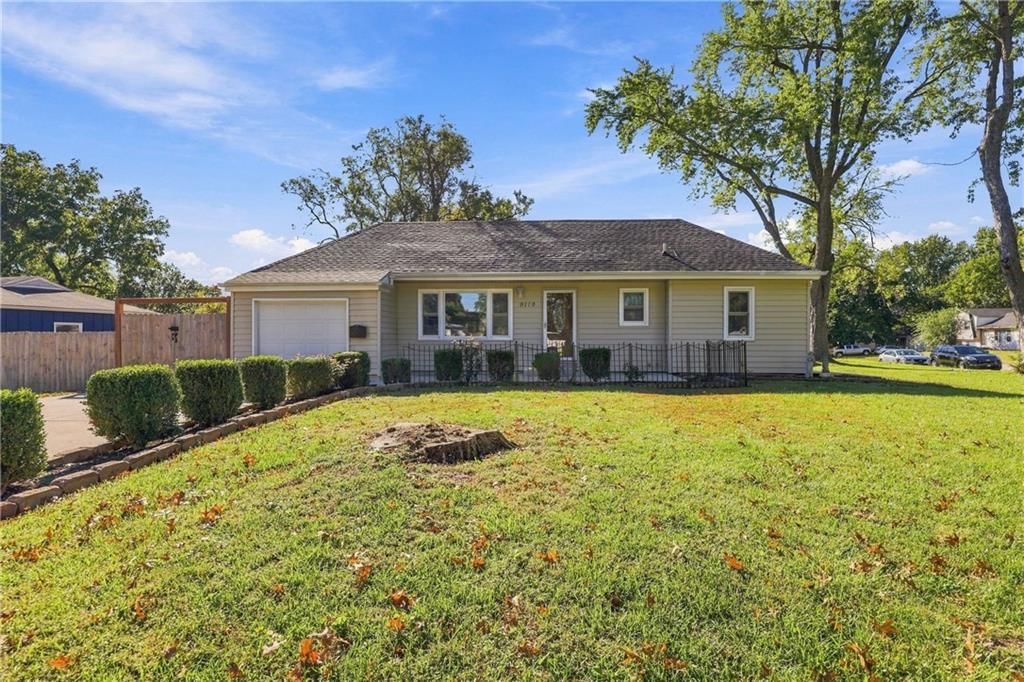 9119 W 87th Terrace, Overland Park, KS: listing photo 3