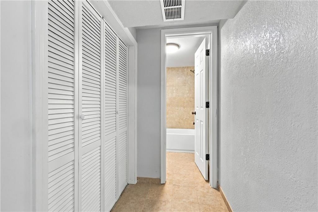 Photo 19 of 23 - 9119 W 87th Terrace, Overland Park, KS 66212