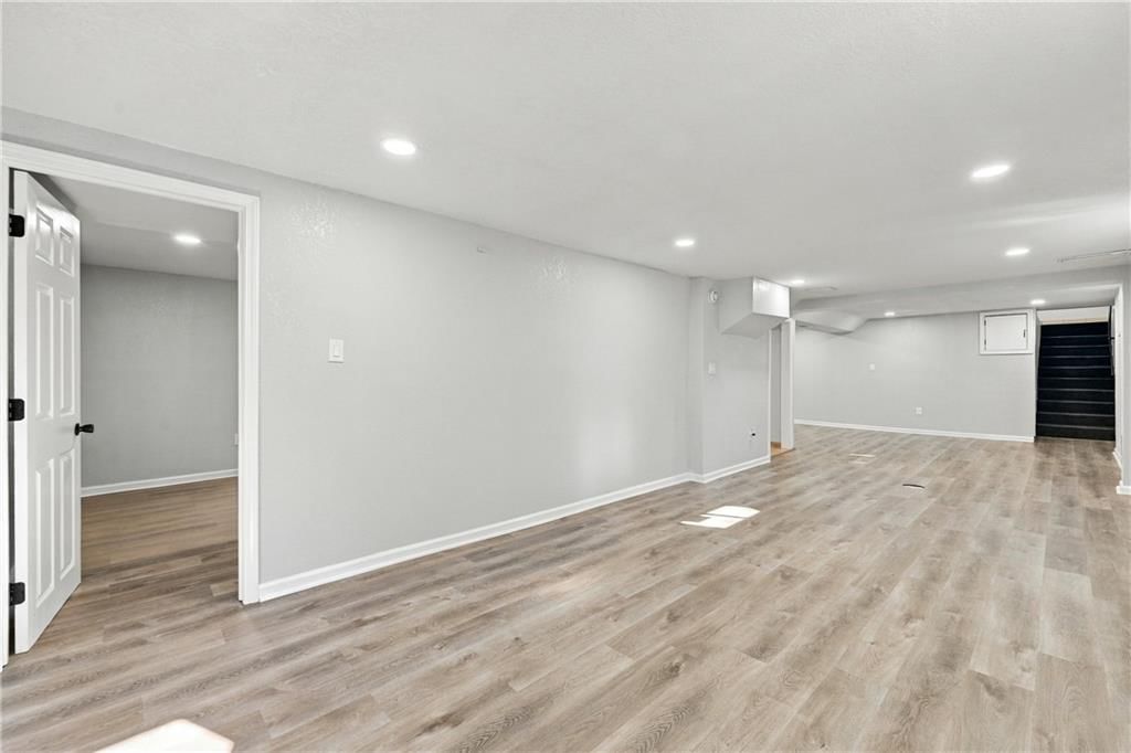 Photo 16 of 23 - 9119 W 87th Terrace, Overland Park, KS 66212