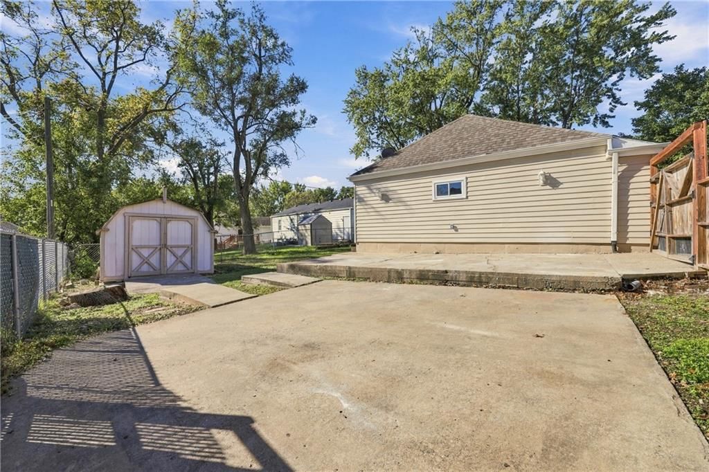 Photo 22 of 23 - 9119 W 87th Terrace, Overland Park, KS 66212