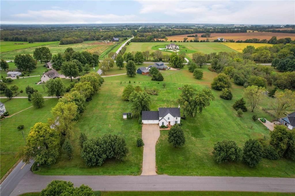 3955 W 214th Street, Bucyrus, KS: listing photo 3