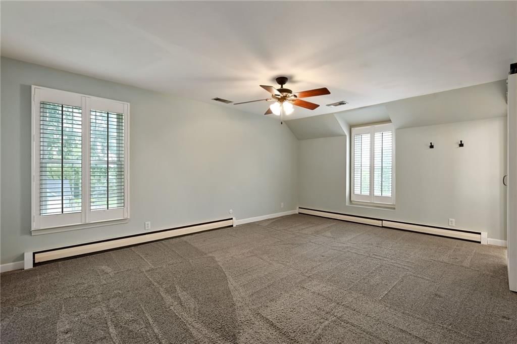 Carpet at 3955 W 214th Street, Bucyrus, KS 66013