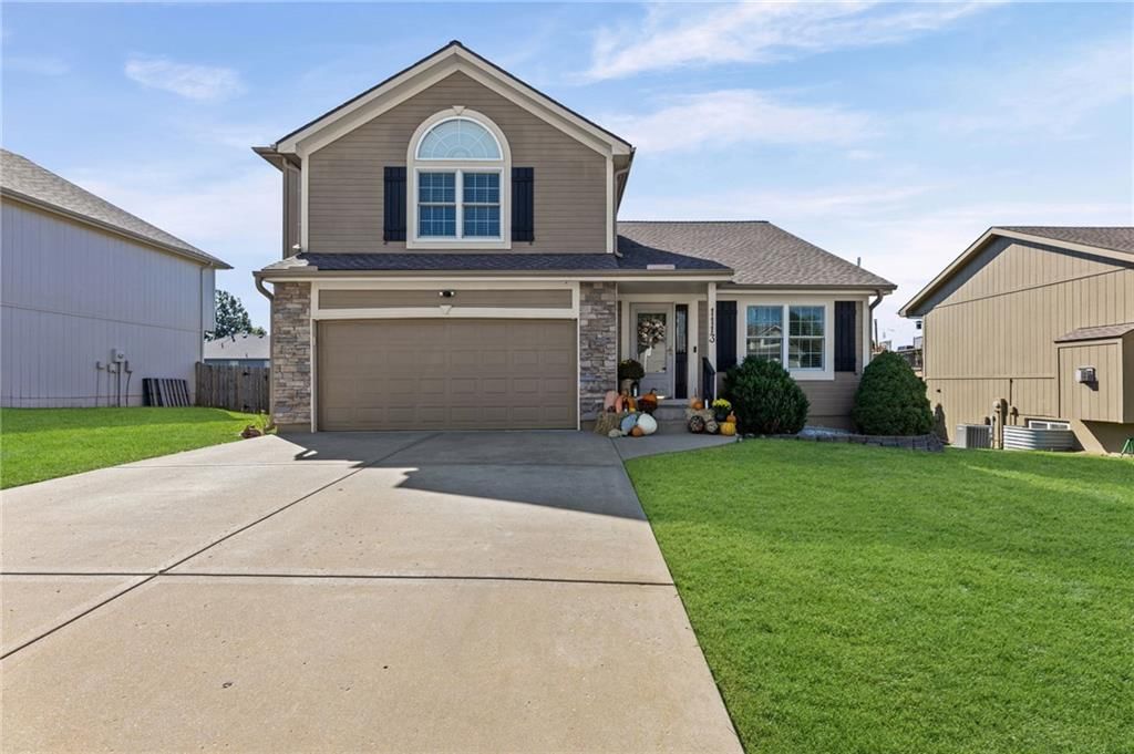 1113 Creekside Court, Raymore, MO