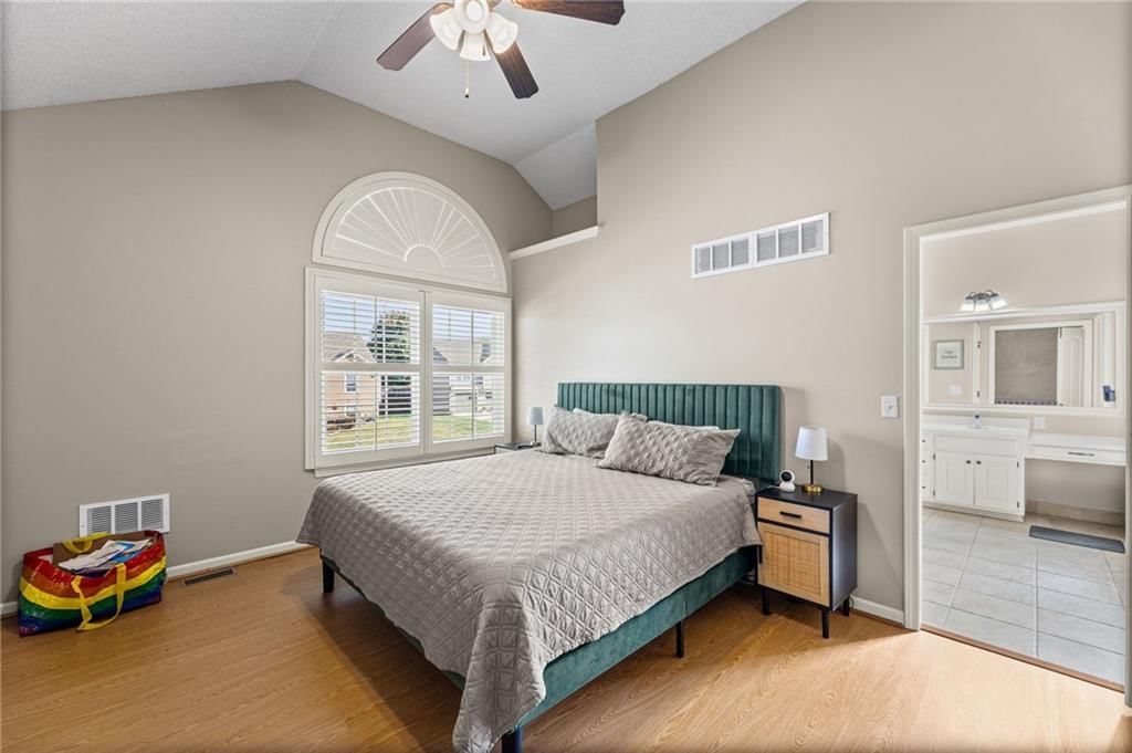 Photo 15 of 34 - 1113 Creekside Court, Raymore, MO 64083