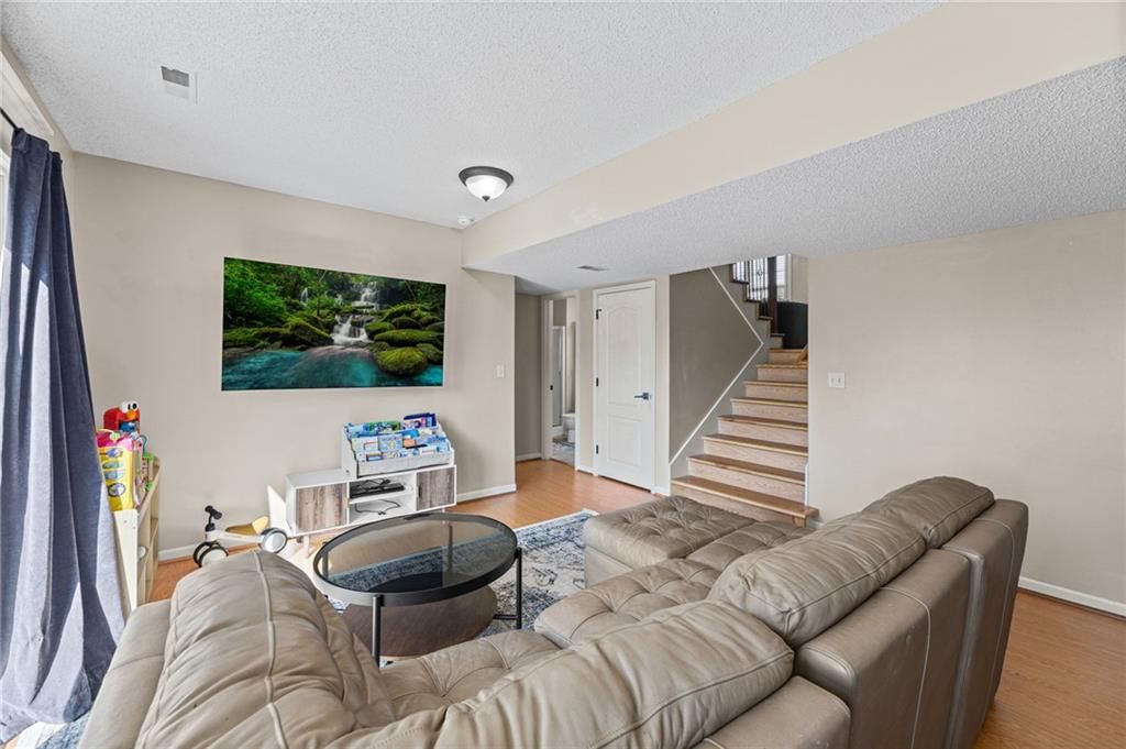 Photo 21 of 34 - 1113 Creekside Court, Raymore, MO 64083
