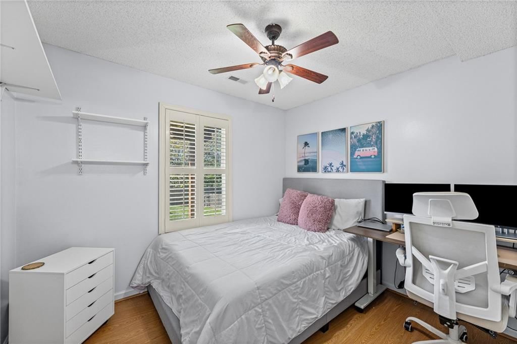 Photo 22 of 34 - 1113 Creekside Court, Raymore, MO 64083