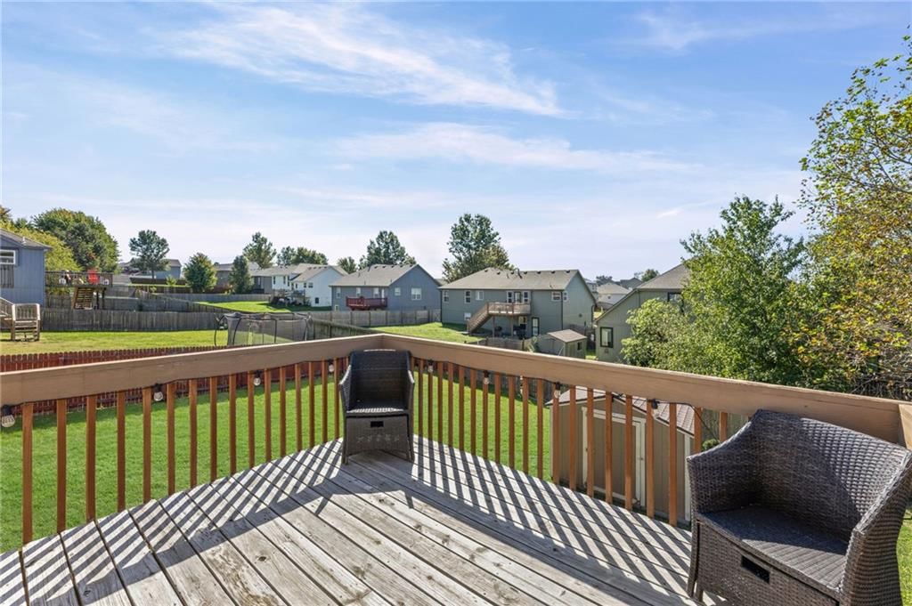 Photo 27 of 34 - 1113 Creekside Court, Raymore, MO 64083