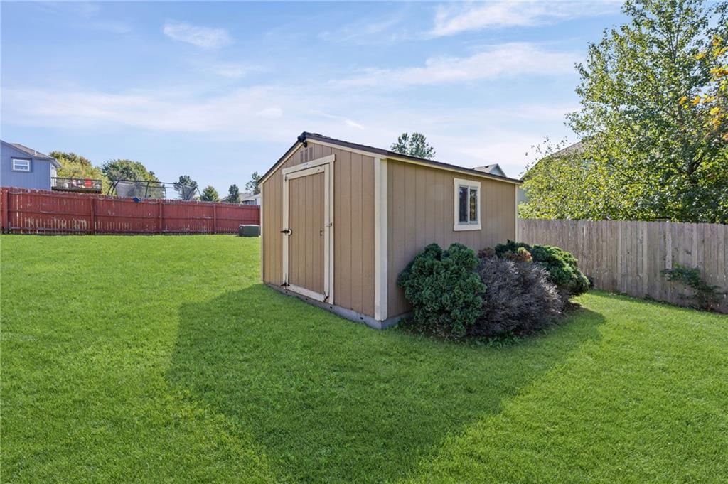 Photo 32 of 34 - 1113 Creekside Court, Raymore, MO 64083