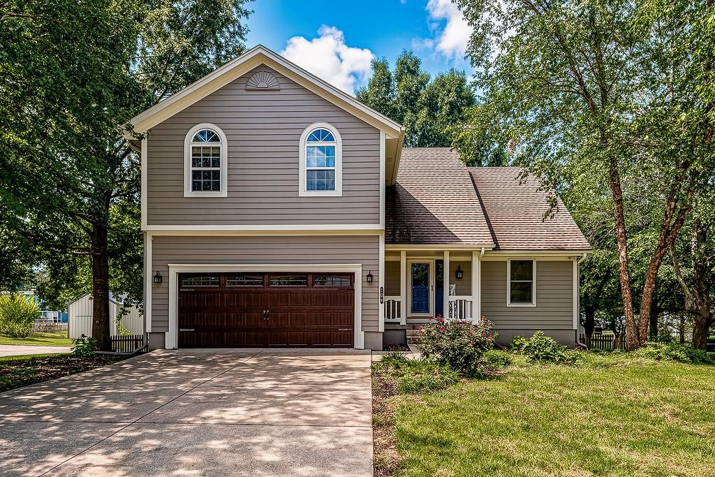 704 Lark Street, Raymore, MO: listing photo 3