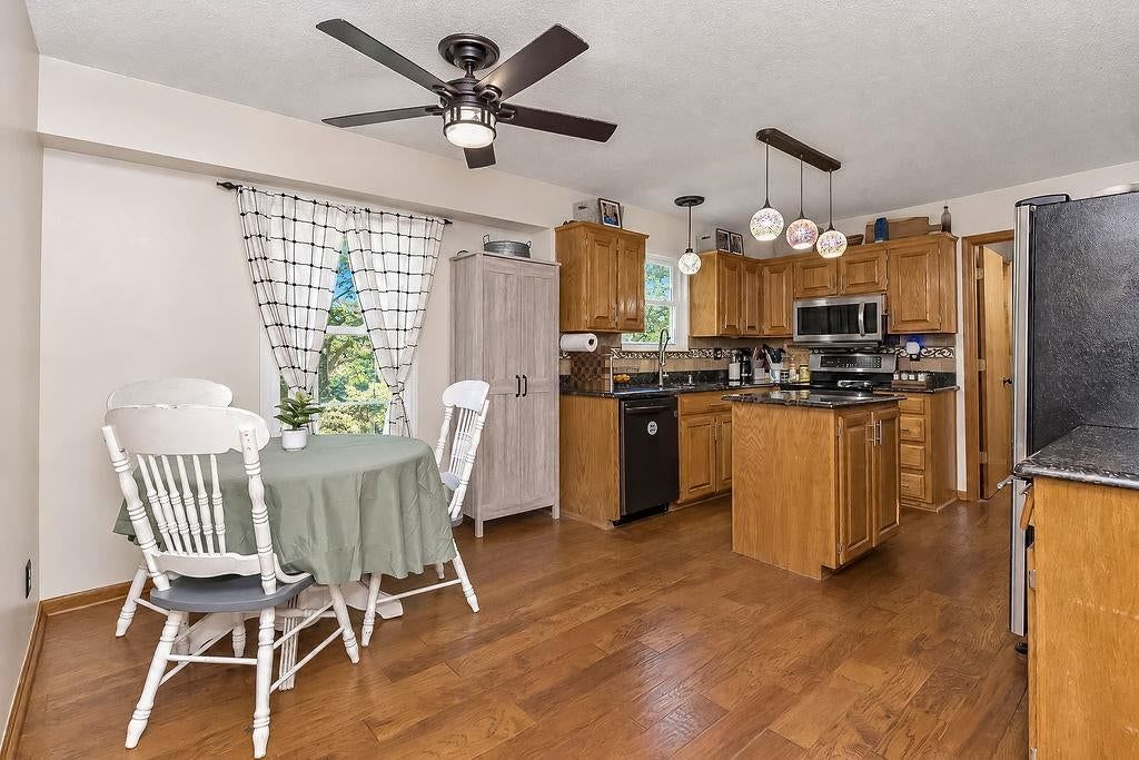 Photo 10 of 37, 704 Lark Street, Raymore, MO 64083