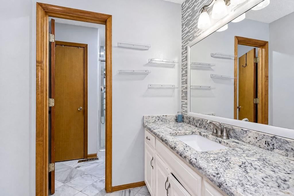 Photo 19 of 37, 704 Lark Street, Raymore, MO 64083