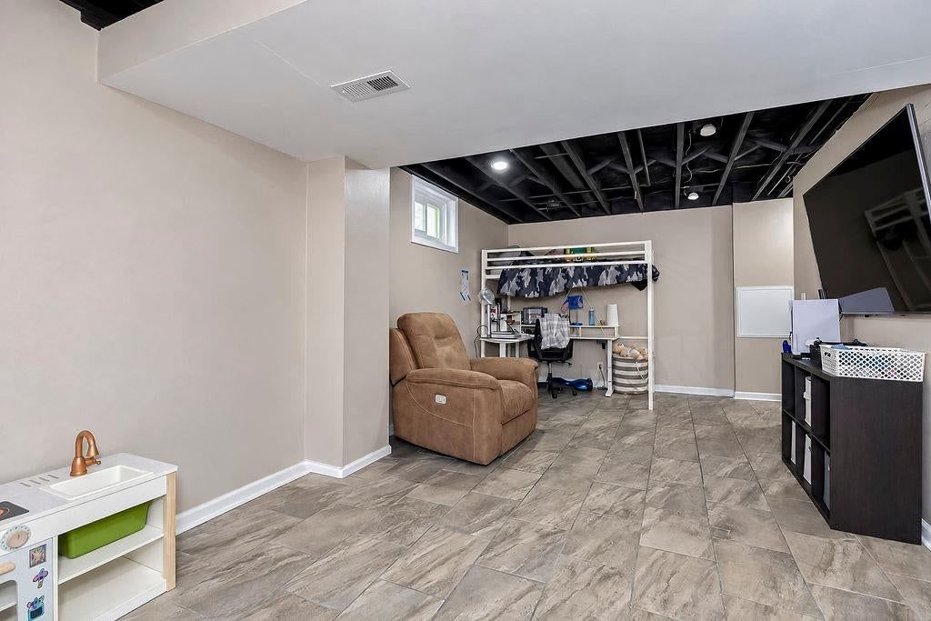 Photo 26 of 37 - 704 Lark Street, Raymore, MO 64083