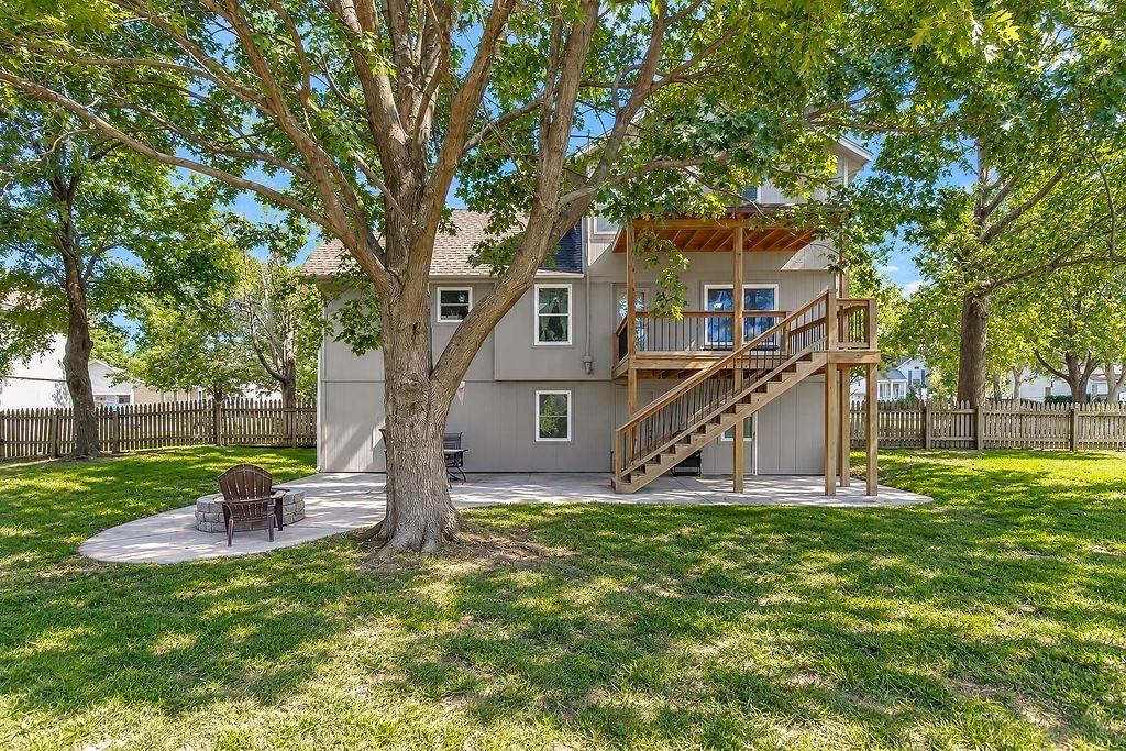Photo 32 of 37 - 704 Lark Street, Raymore, MO 64083