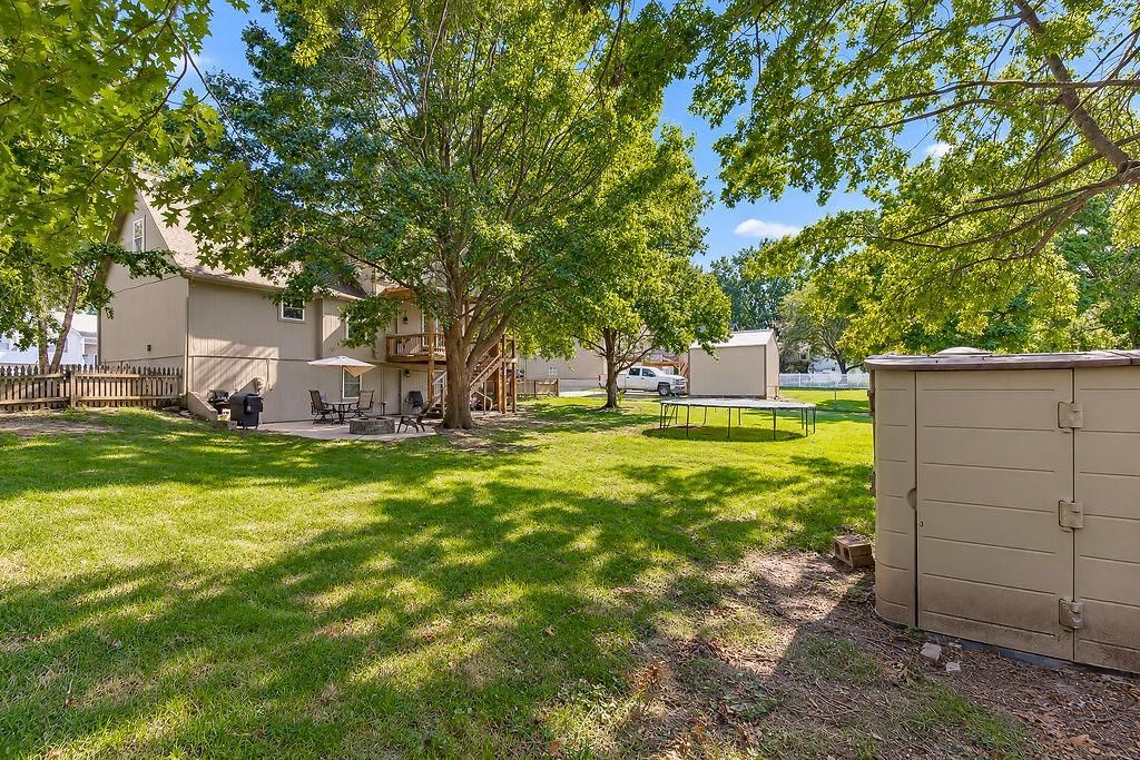 Photo 33 of 37 - 704 Lark Street, Raymore, MO 64083