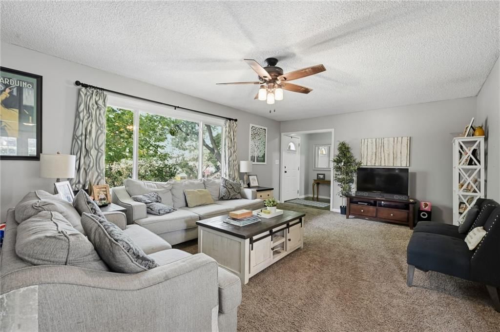 4121 N Briarcliff Road, Kansas City, MO: listing photo 3