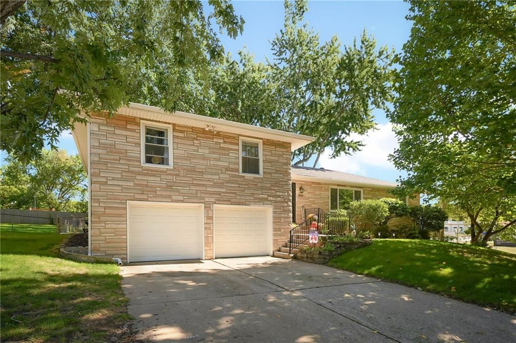 4121 N Briarcliff Road, Kansas City, MO: listing photo 2