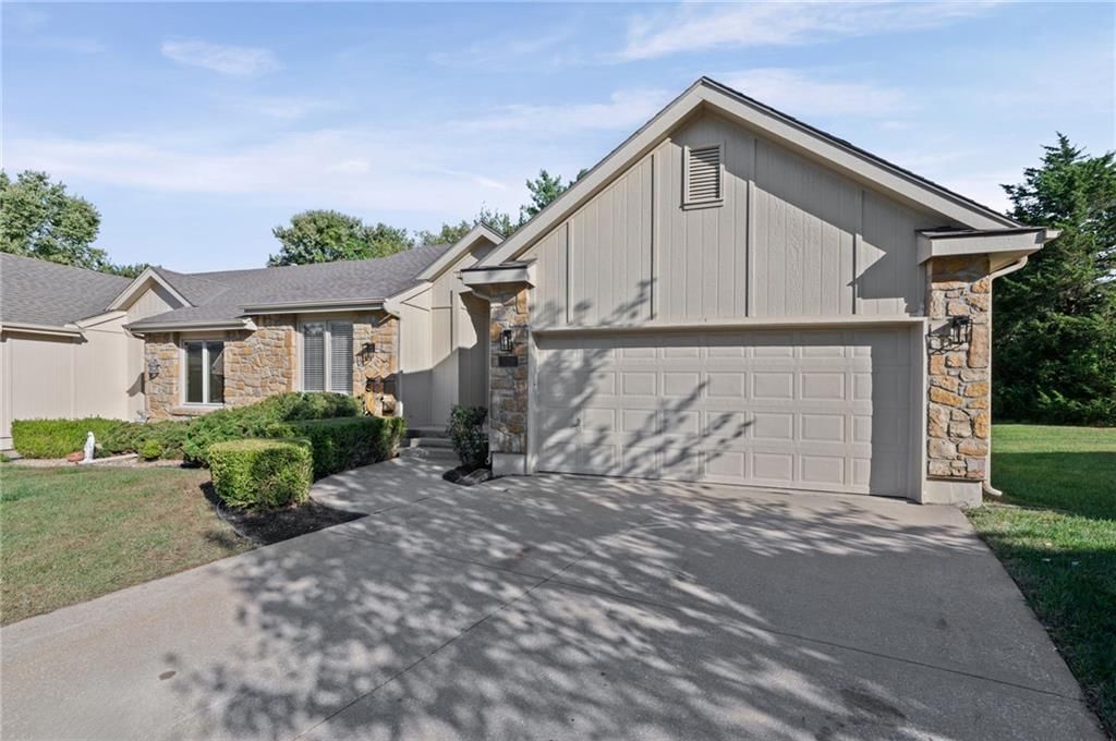 510 NW Ashurst Place, Lee's Summit, MO