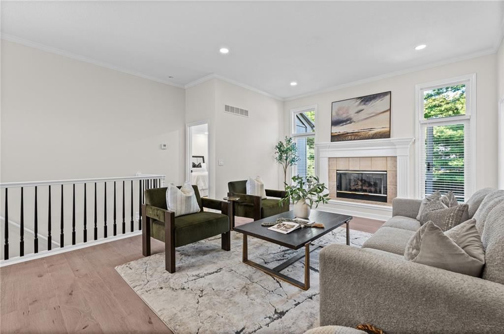 Photo 6 of 39 - 510 NW Ashurst Place, Lee's Summit, MO 64081