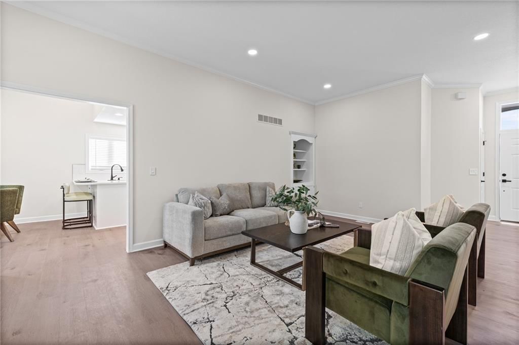 Photo 7 of 39 - 510 NW Ashurst Place, Lee's Summit, MO 64081