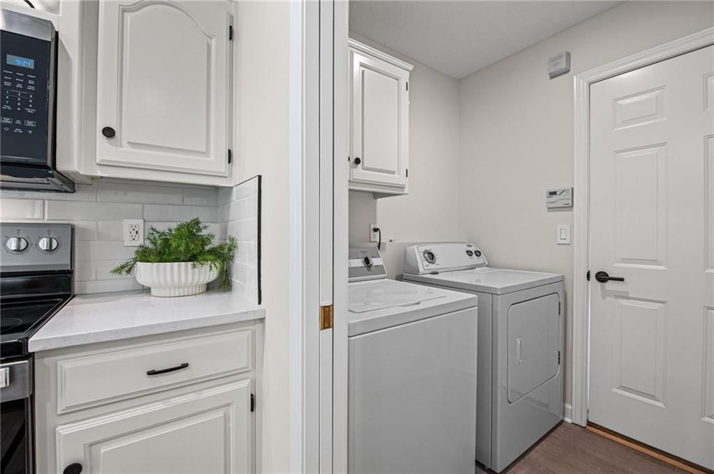 Photo 15 of 39 - 510 NW Ashurst Place, Lee's Summit, MO 64081