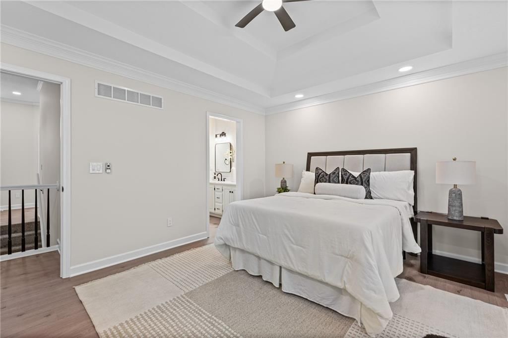 Photo 18 of 39 - 510 NW Ashurst Place, Lee's Summit, MO 64081