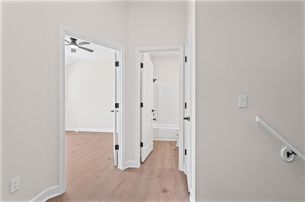 Photo 23 of 39 - 510 NW Ashurst Place, Lee's Summit, MO 64081