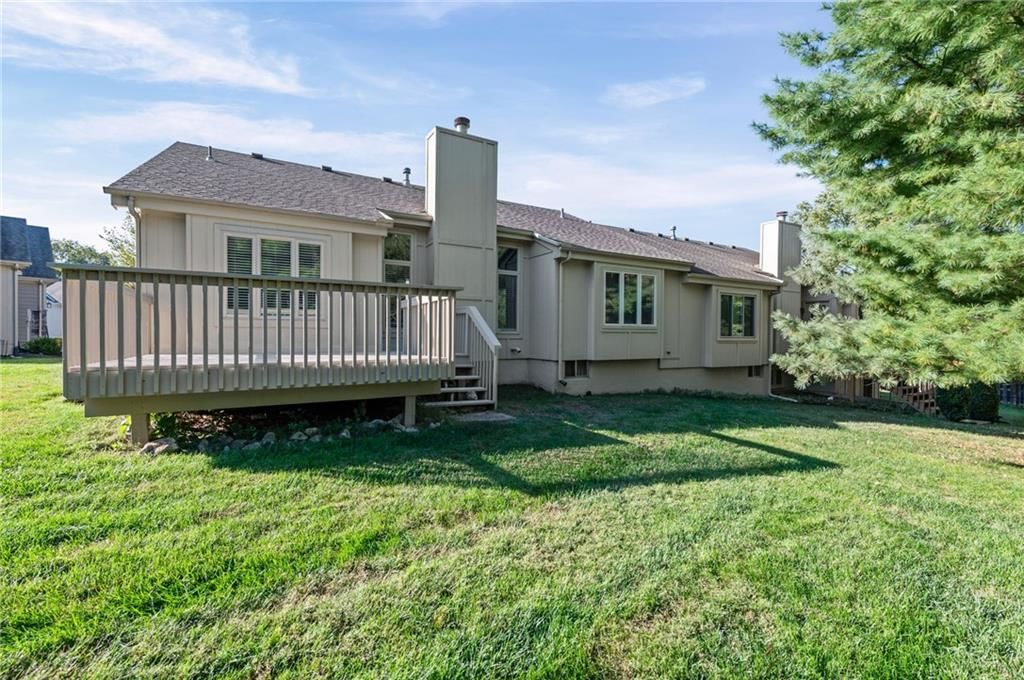 Photo 37 of 39 - 510 NW Ashurst Place, Lee's Summit, MO 64081