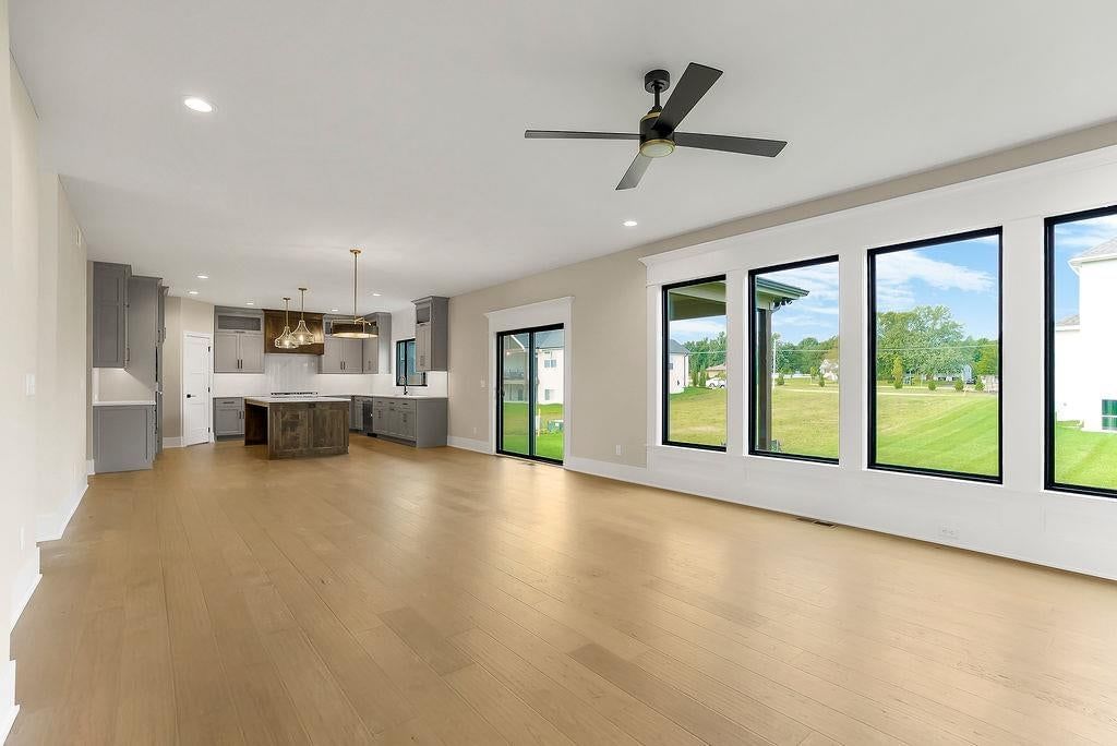 Photo 8 of 42 - 11720 W 181st Street, Overland Park, KS 66013