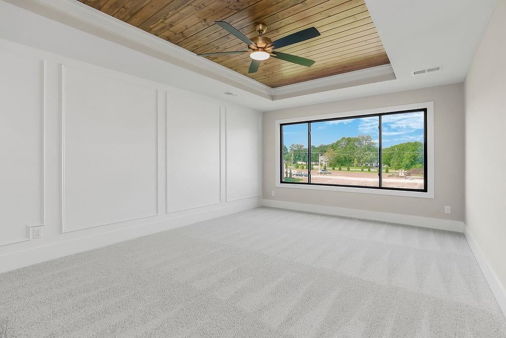 Tray ceiling at 11720 W 181st Street, Overland Park, KS 66013