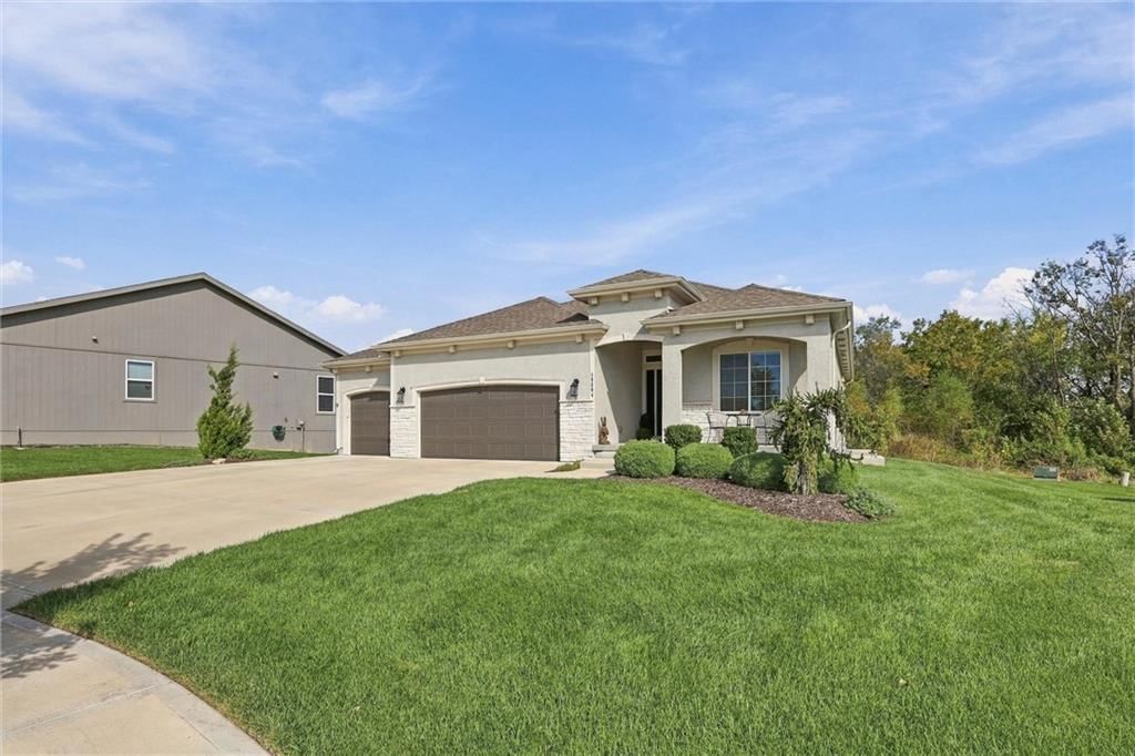 18804 189th Street, Spring Hill, KS: listing photo 2