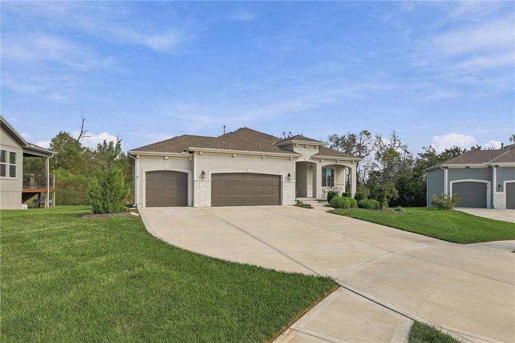 18804 189th Street, Spring Hill, KS: listing photo 3
