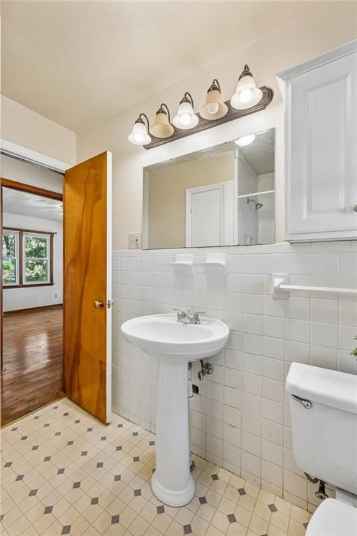 Photo 21 of 38 - 1024 Orchard Avenue, Liberty, MO 64068