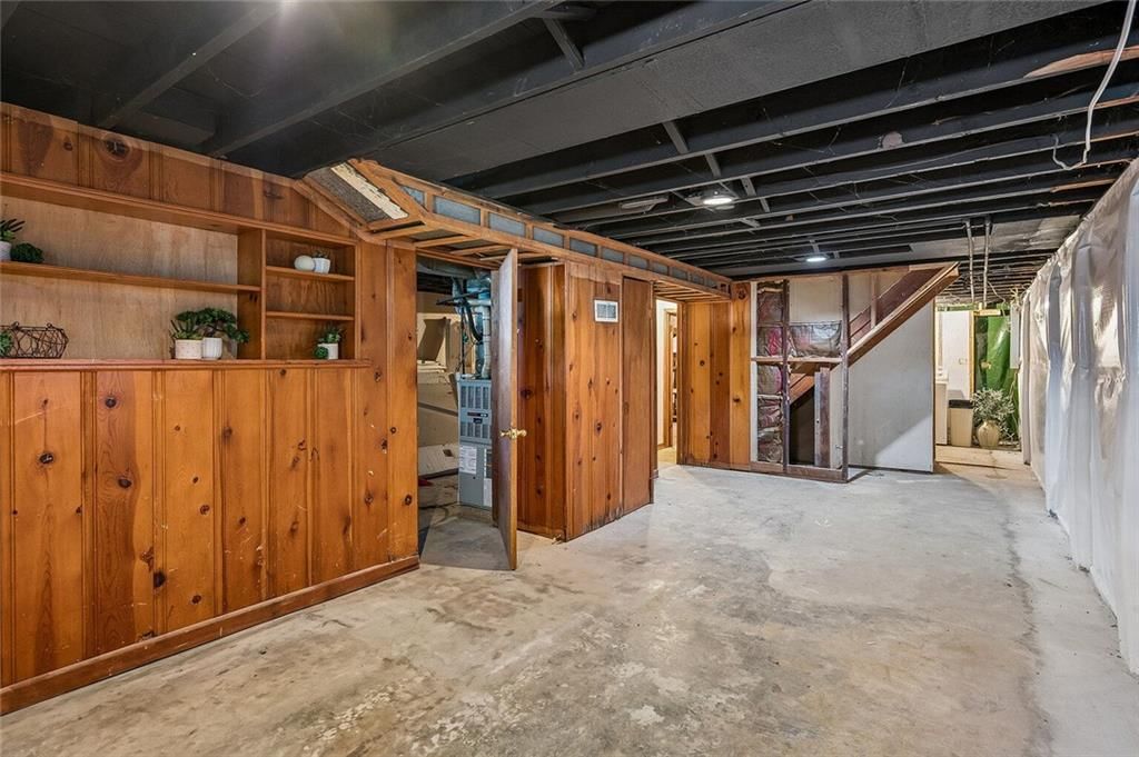 Photo 25 of 38 - 1024 Orchard Avenue, Liberty, MO 64068