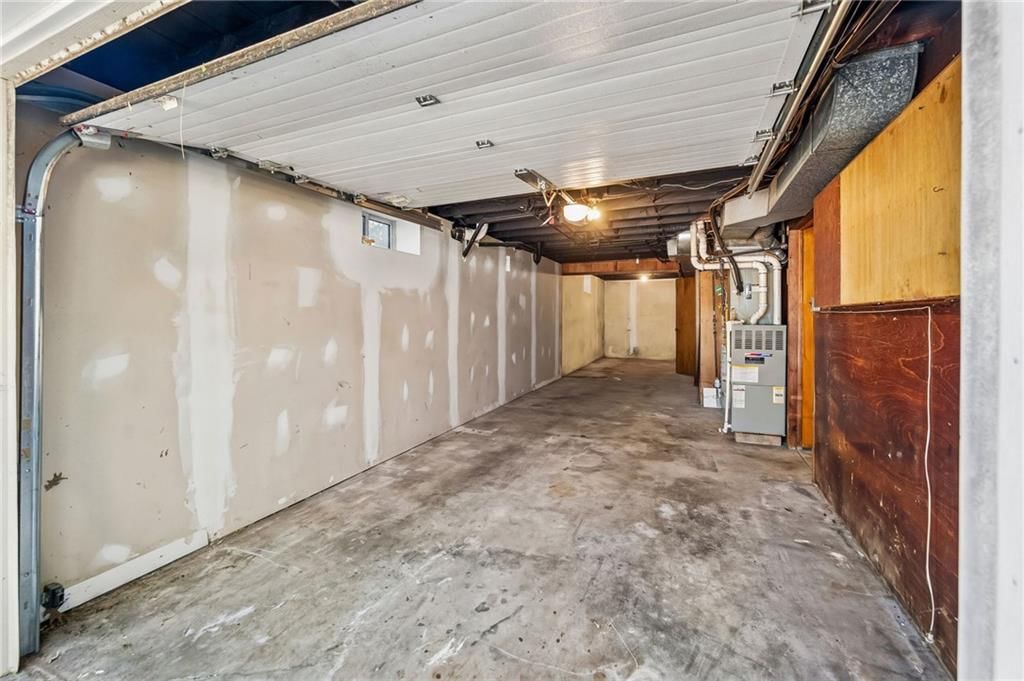 Photo 28 of 38 - 1024 Orchard Avenue, Liberty, MO 64068