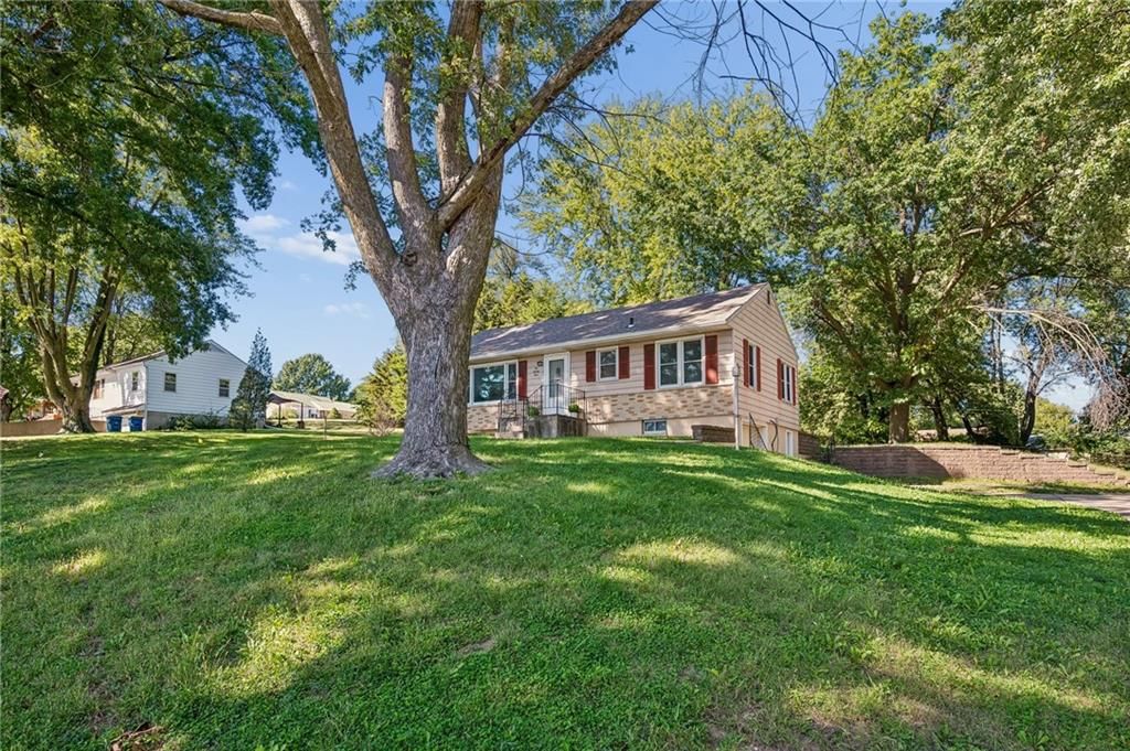 Photo 32 of 38 - 1024 Orchard Avenue, Liberty, MO 64068