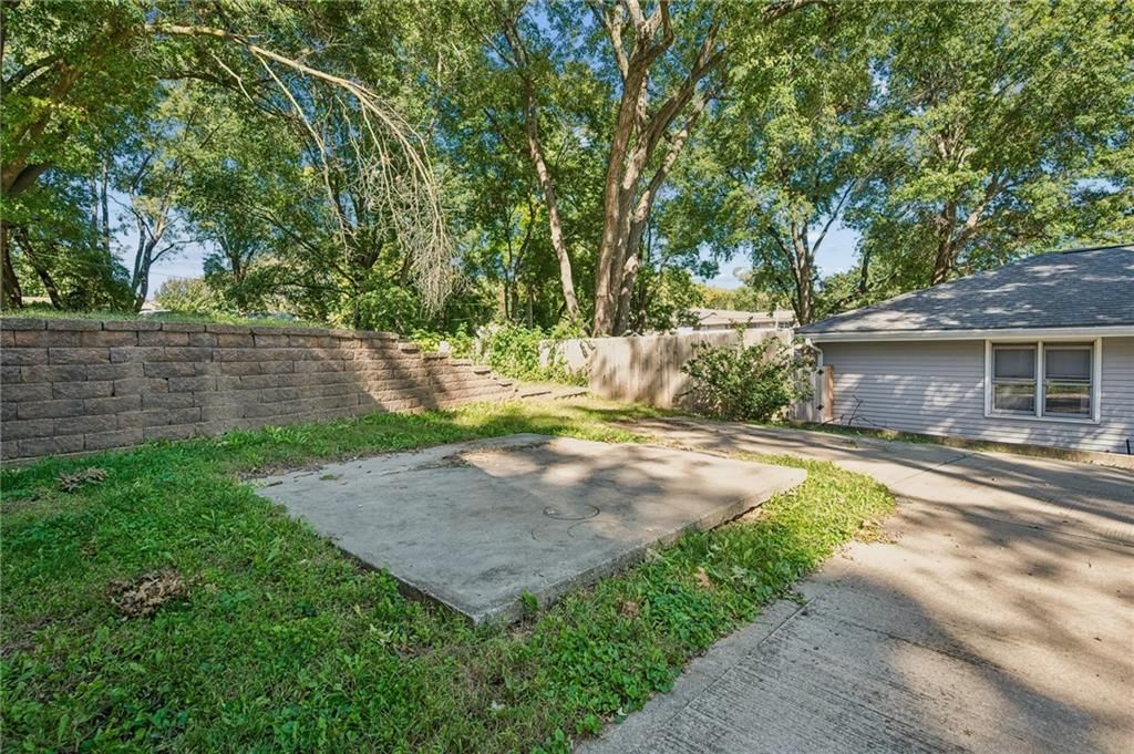 Photo 34 of 38 - 1024 Orchard Avenue, Liberty, MO 64068