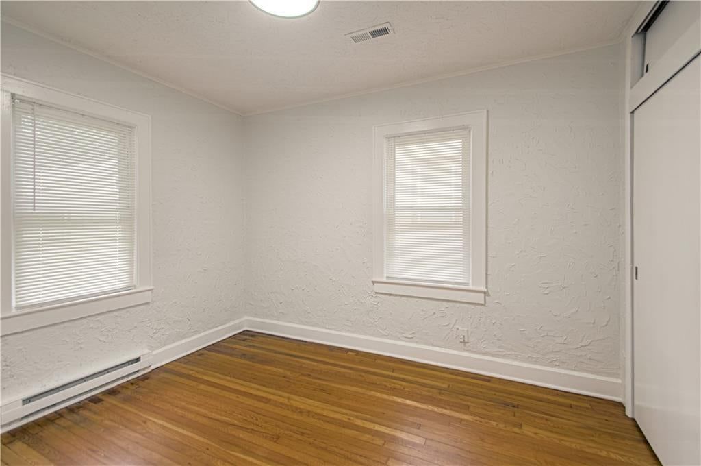 Photo 19 of 34 - 7730 Jefferson Street, Kansas City, MO 64114