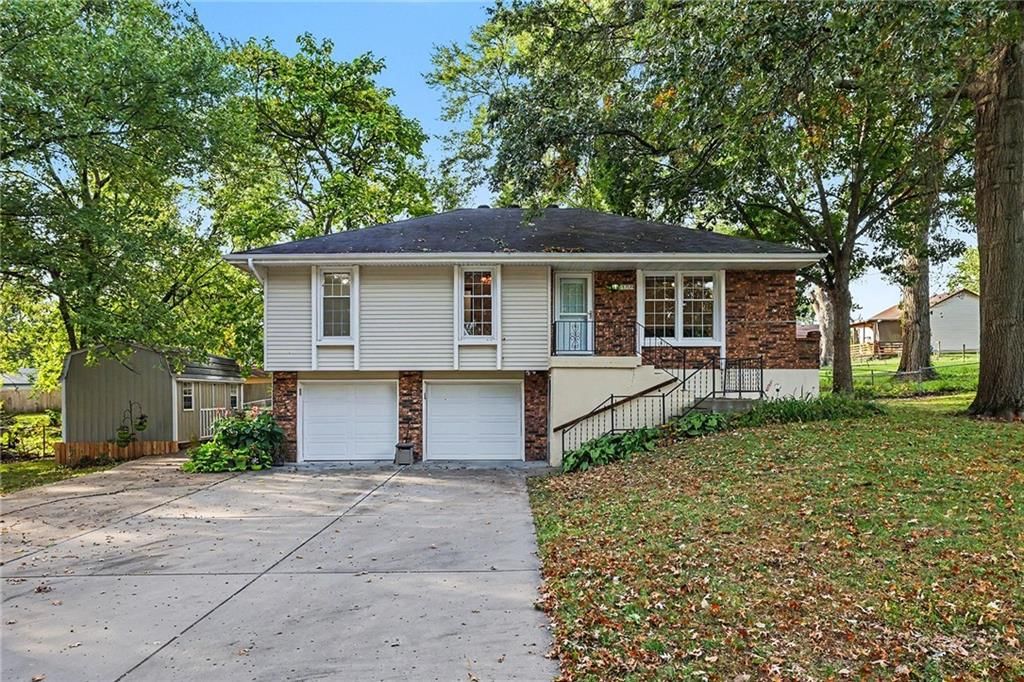 819 NE 114th Street, Kansas City, MO