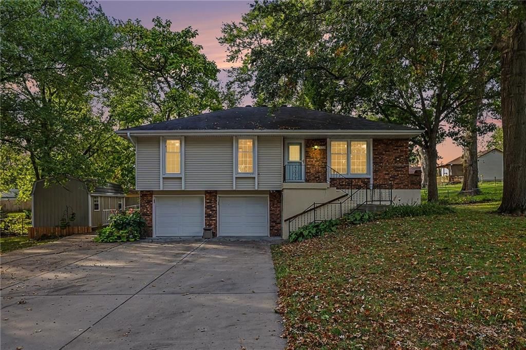 819 NE 114th Street, Kansas City, MO: listing photo 2