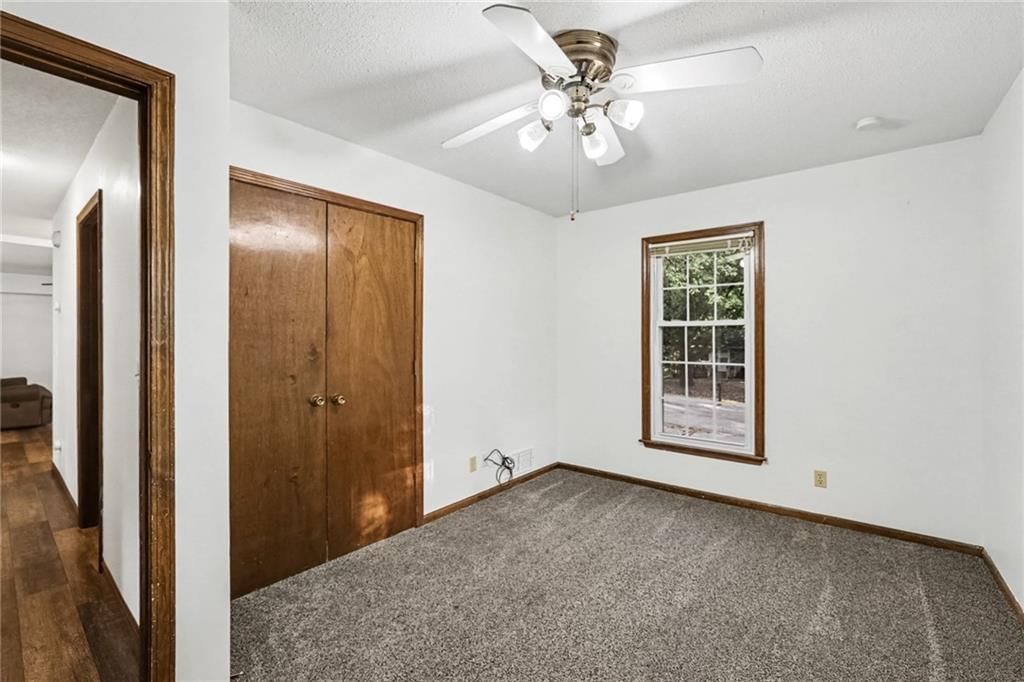 Photo 18 of 38 - 819 NE 114th Street, Kansas City, MO 64155