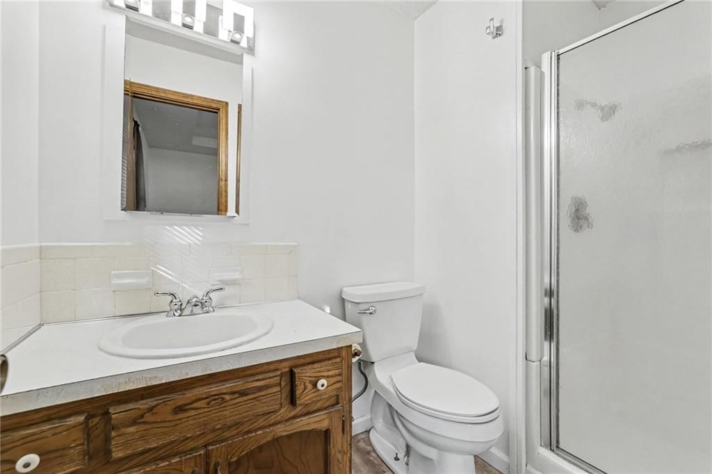 Photo 20 of 38 - 819 NE 114th Street, Kansas City, MO 64155
