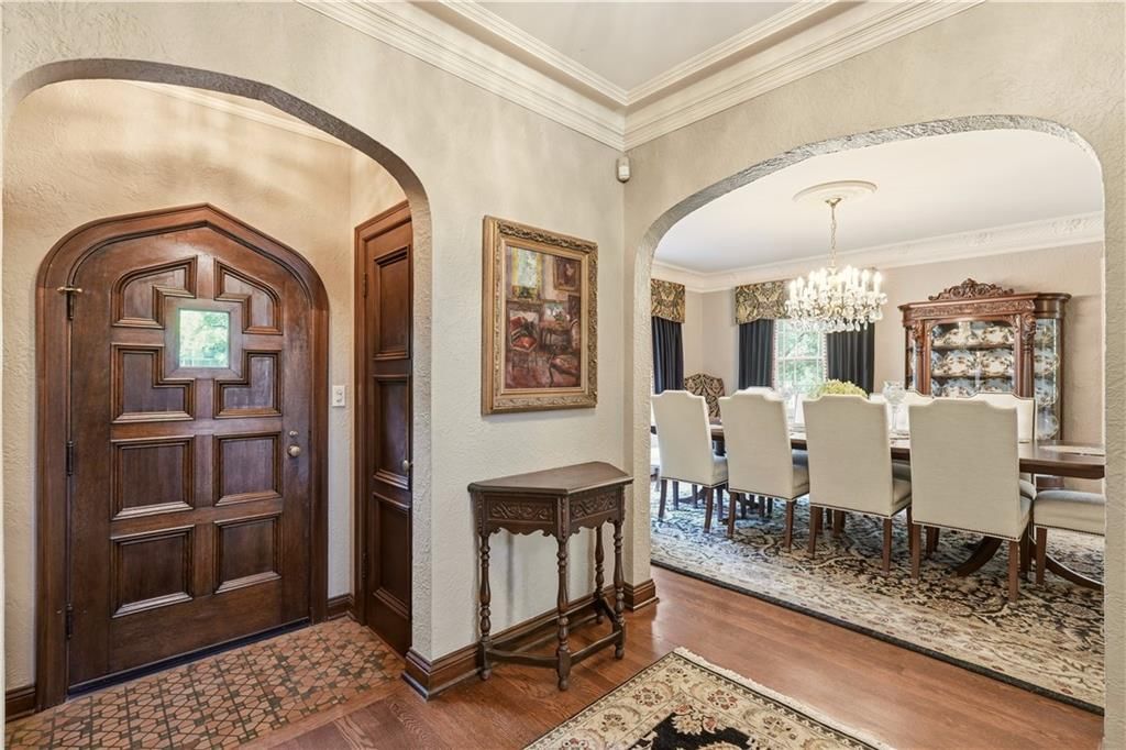 Photo 5 of 58 - 1010 W 65th Street, Kansas City, MO 64113