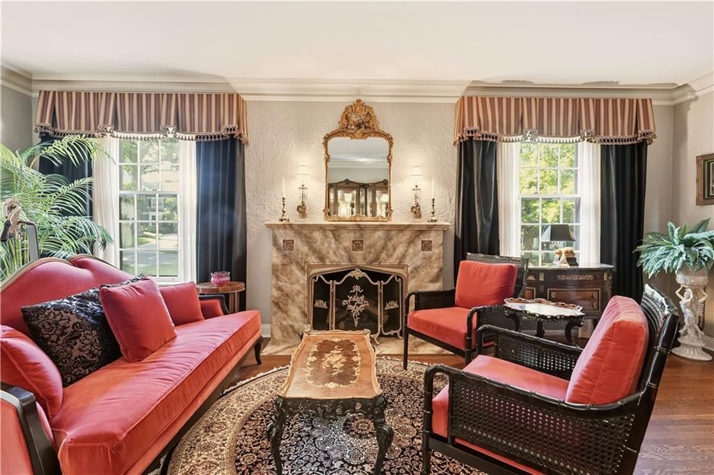 Photo 7 of 58 - 1010 W 65th Street, Kansas City, MO 64113