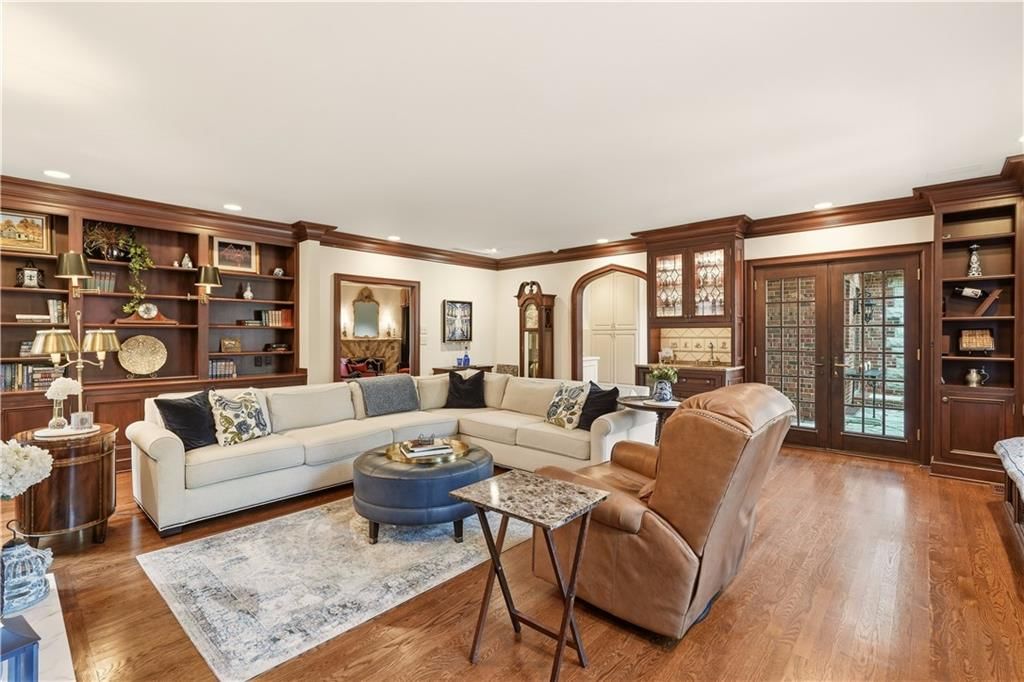 Photo 13 of 58 - 1010 W 65th Street, Kansas City, MO 64113
