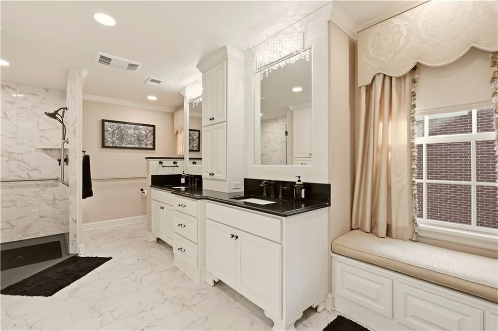 Photo 32 of 58 - 1010 W 65th Street, Kansas City, MO 64113