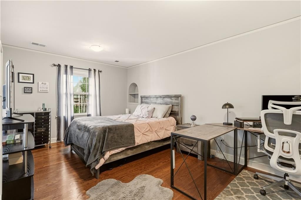 Photo 37 of 58 - 1010 W 65th Street, Kansas City, MO 64113