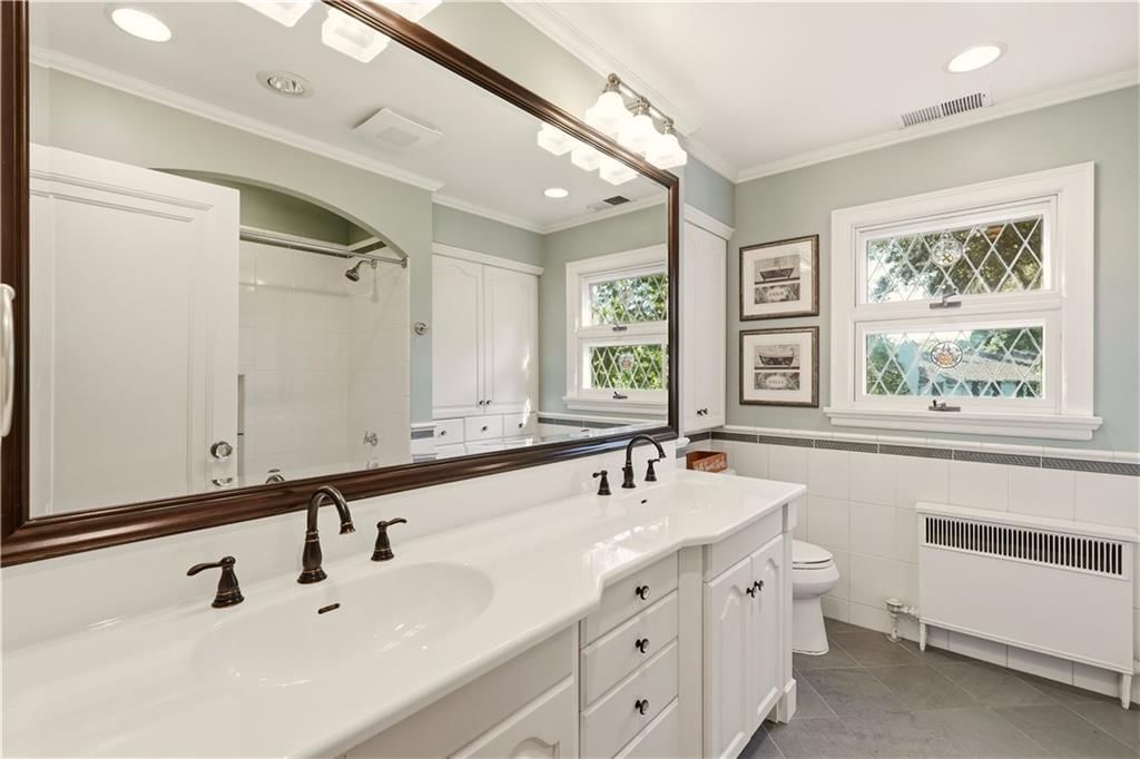 Photo 42 of 58 - 1010 W 65th Street, Kansas City, MO 64113