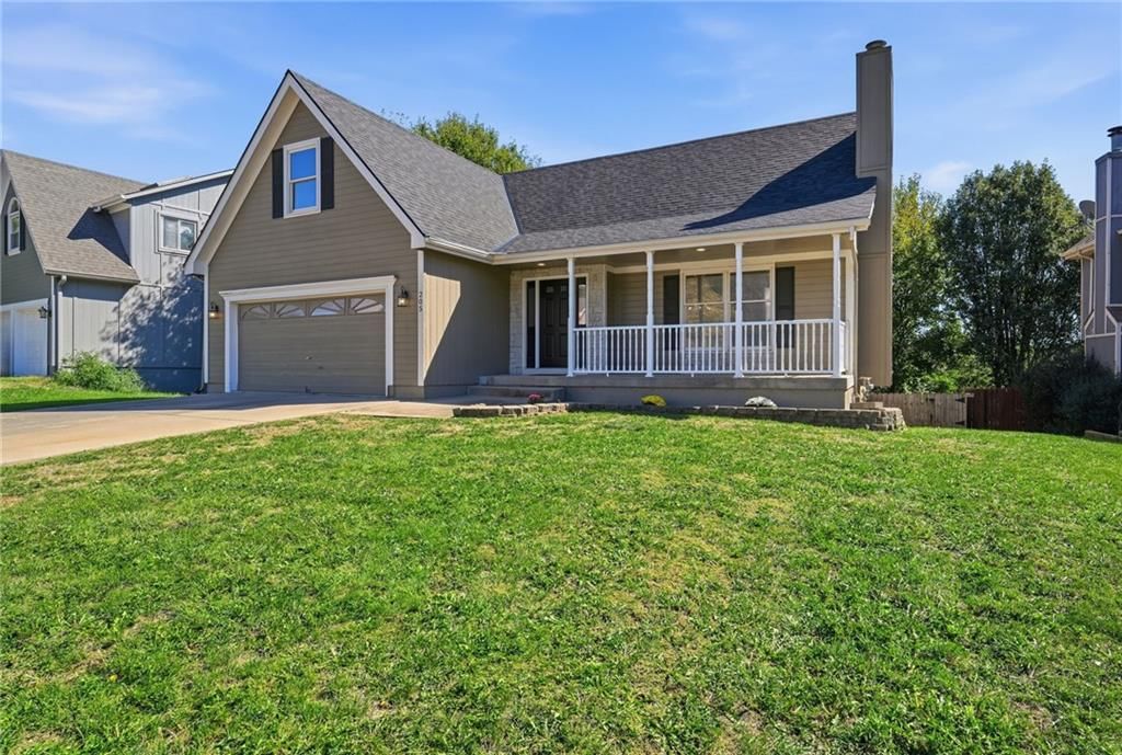 205 N Highland Drive, Raymore, MO: listing photo 2