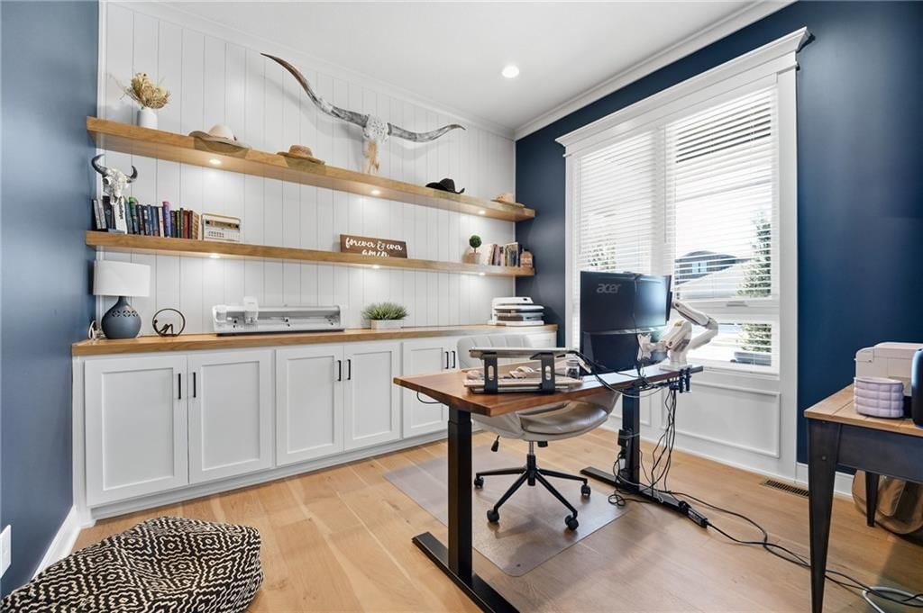 Shiplap / paneling at 3800 W 187th Street, Overland Park, KS 66085