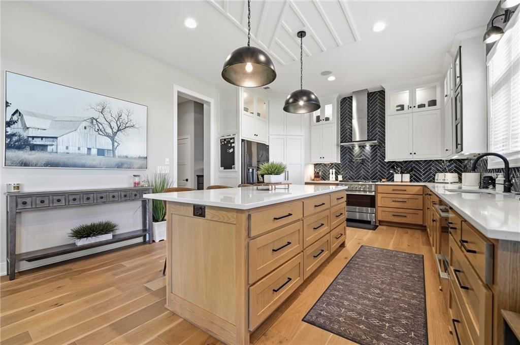 Photo 15 of 60 - 3800 W 187th Street, Overland Park, KS 66085